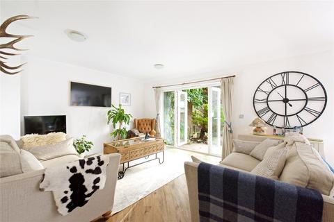 39 Bernardines Way, Buckingham, MK18 1BF