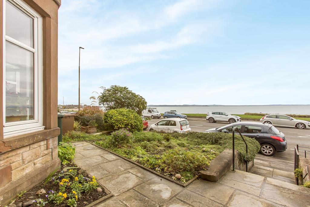 28 Seaview Terrace, Joppa, Edinburgh, EH15 2HD 4 bed terraced house £