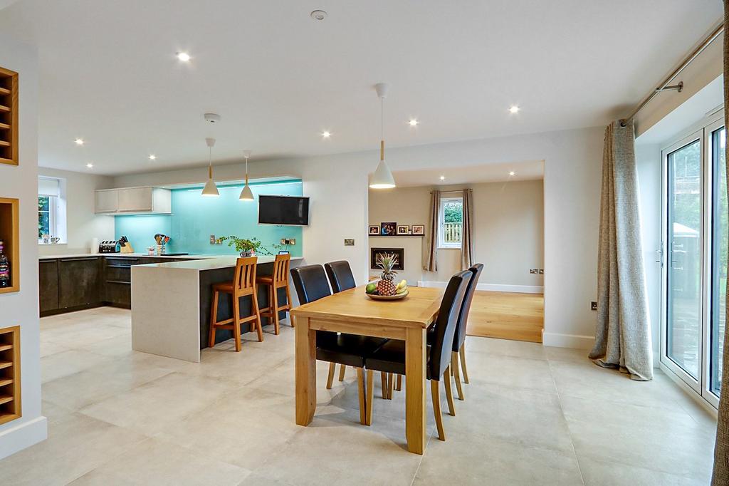 Kitchen/Dining Room
