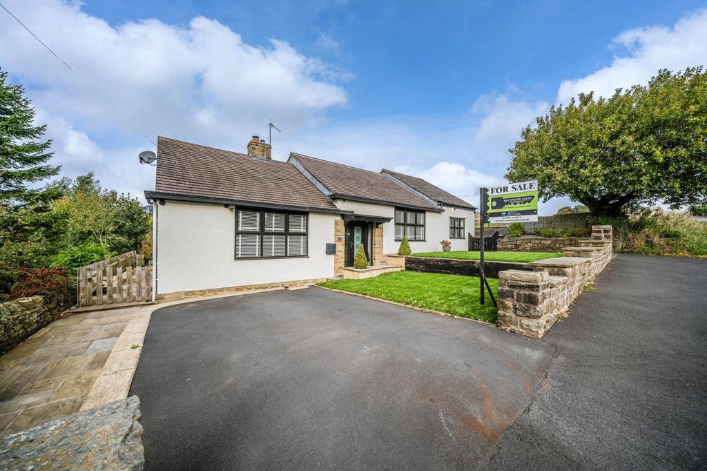 Brown Edge Road, Buxton, SK17 5 bed detached house £645,000