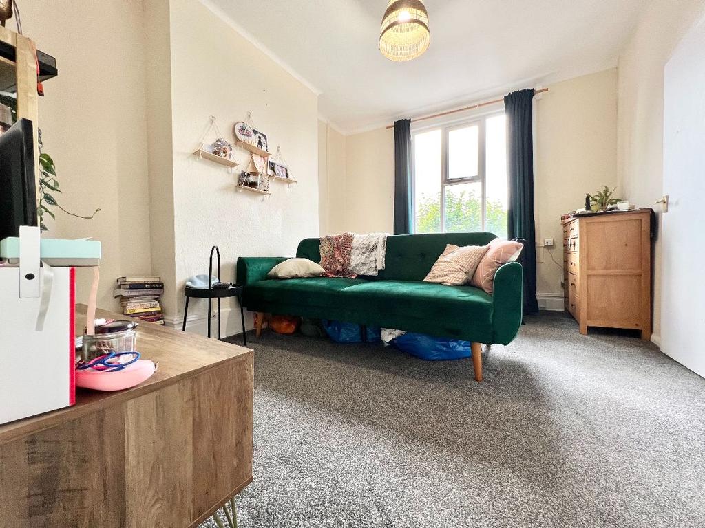 Clyde Road, East Croydon 1 bed flat £1,100 pcm (£254 pw)
