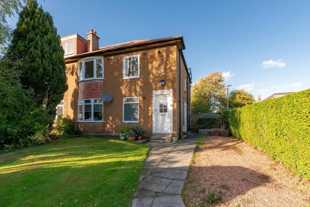 57 Colinton Mains Grove, Colinton... 3 bed flat £235,000