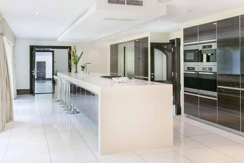 The White House Coombe Park, Kingston Upon Thames, KT2 7JD