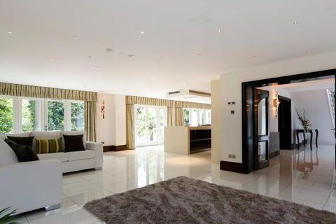 The White House Coombe Park, Kingston Upon Thames, KT2 7JD