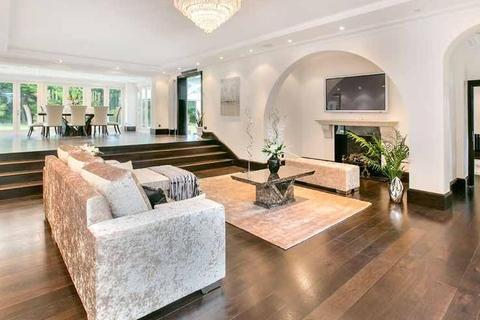 The White House Coombe Park, Kingston Upon Thames, KT2 7JD