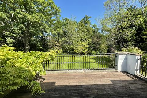 The White House Coombe Park, Kingston Upon Thames, KT2 7JD