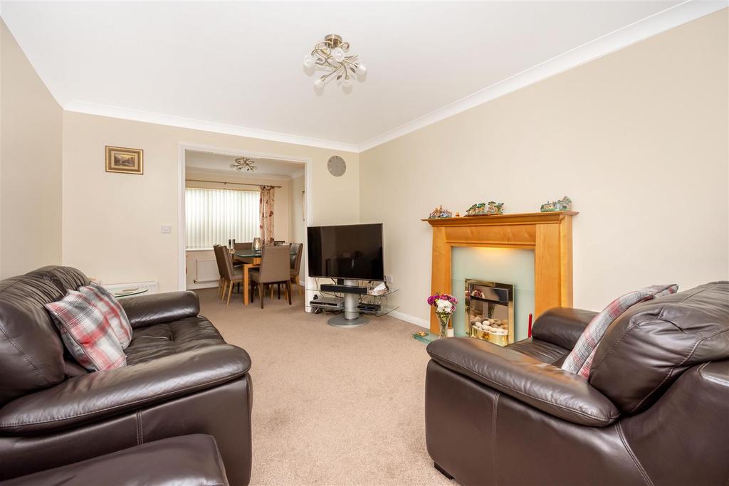 2 Edzell Way, Dunfermline, KY11 8FL 4 bed detached house £279,500