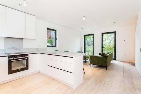 82 Rhodeswell Road, London, E14 7TL