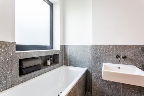 82 Rhodeswell Road, London, E14 7TL