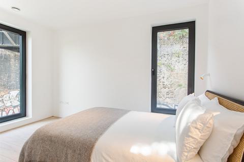 82 Rhodeswell Road, London, E14 7TL