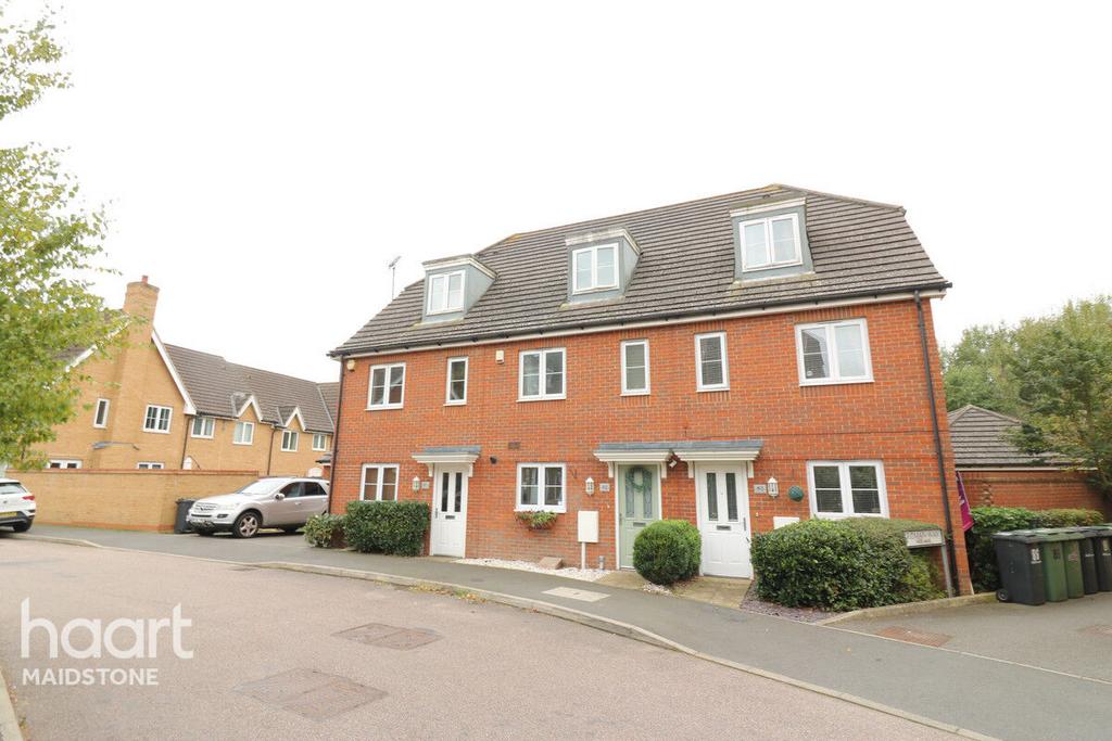 Roman Way, Maidstone 3 bed end of terrace house £350,000