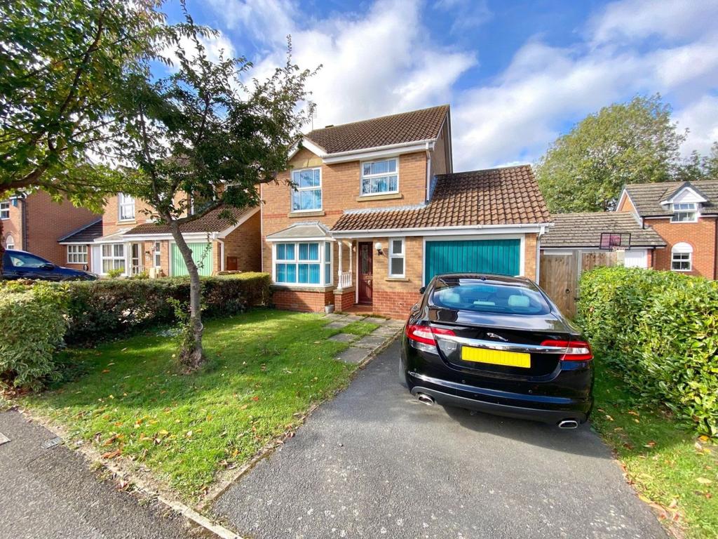 Stourhead Drive, East Hunsbury, Northampton NN4 0UH 3 bed detached