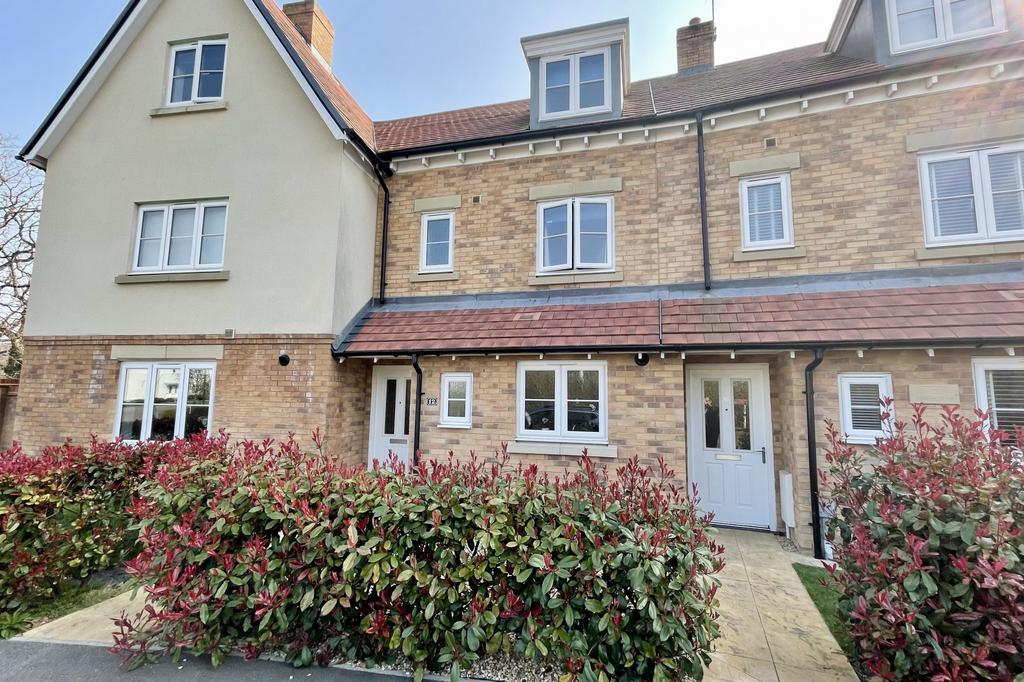 Jubilee Drive, Polegate, East Sussex... 3 bed townhouse £330,000