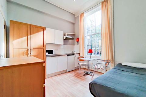 Studio to rent, Cheniston Gardens, Kensington, London, W8
