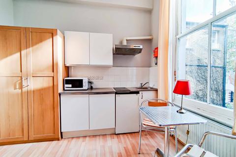 Studio to rent, Cheniston Gardens, Kensington, London, W8