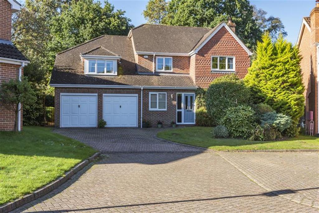 Lower Mead, Petersfield, GU31 5 bed detached house for sale £1,000,000