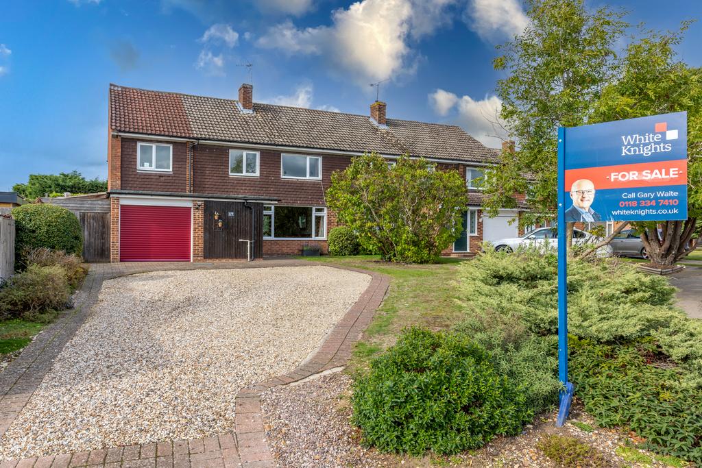 Lunds Farm Road, Woodley, Reading, RG5 4PY 5 bed semidetached house