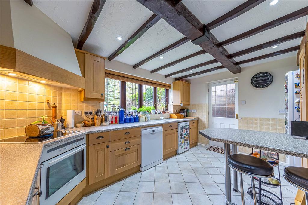 Stirling Way, Welwyn Garden City... 4 bed detached house £725,000