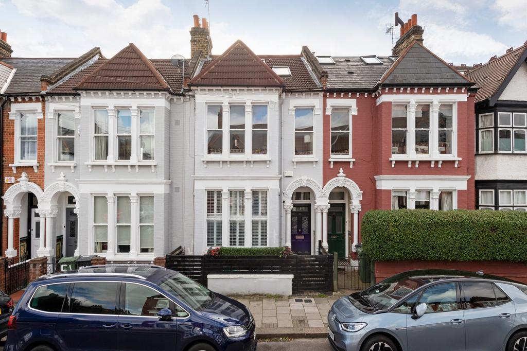 Voltaire Road, Clapham 2 bed flat £3,003 pcm (£693 pw)