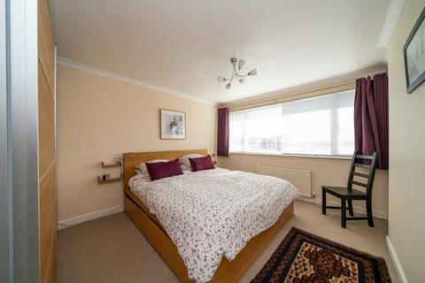 11 Bronte Crescent, Hemel Hempstead, HP2 7NS