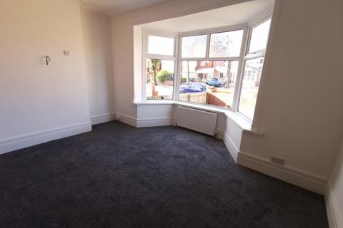 2 bedroom semi-detached house to rent, Hollywell Road, North Shields, NE29