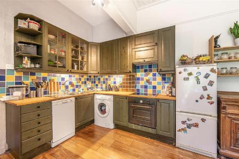 Flat 2, 10 Howden Road, London, SE25 4AS