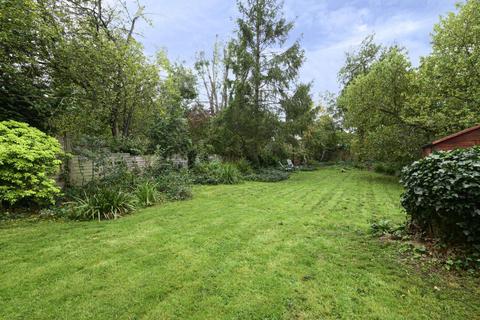 Flat 2, 10 Howden Road, London, SE25 4AS