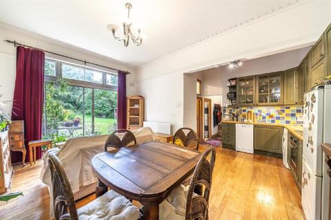 Flat 2, 10 Howden Road, London, SE25 4AS