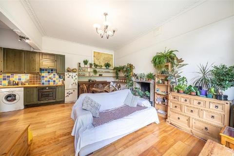 Flat 2, 10 Howden Road, London, SE25 4AS
