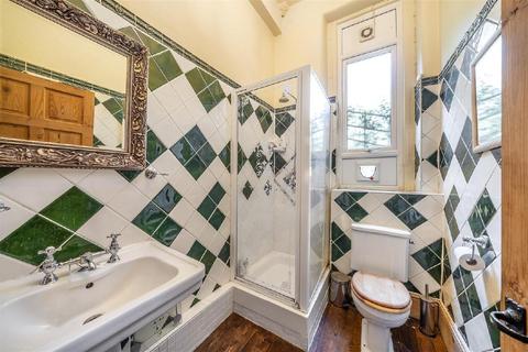 Flat 2, 10 Howden Road, London, SE25 4AS