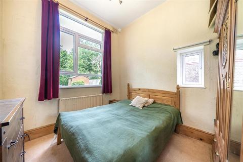 Flat 2, 10 Howden Road, London, SE25 4AS