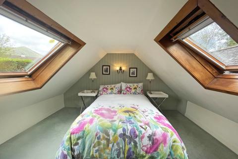 Cherry Cottage Righ Crescent, Onich, Fort William, PH33 6SG