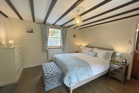 Cherry Cottage Righ Crescent, Onich, Fort William, PH33 6SG