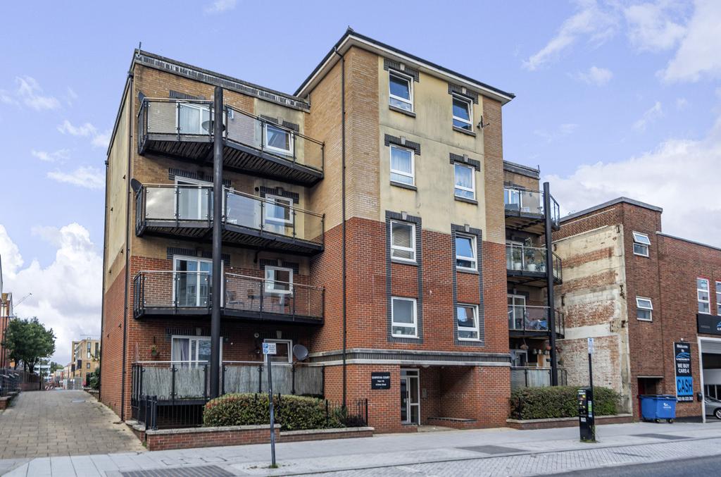 Carpathia Court, 6 Briton Street, Southampton SO14 1 bed apartment for