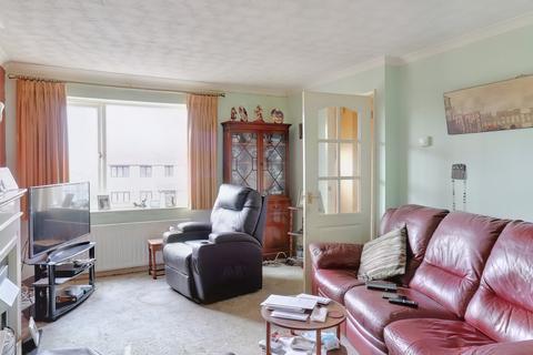 16 Fairfields, Looe, PL13 1HD