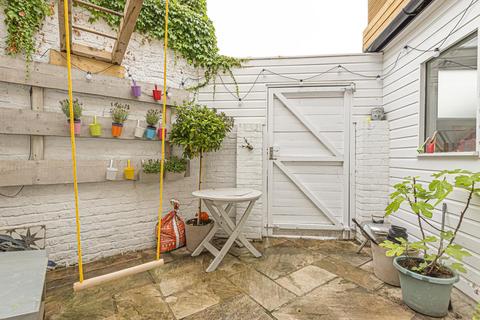 3 Middle Lane, Crouch End, London, N8 8PJ
