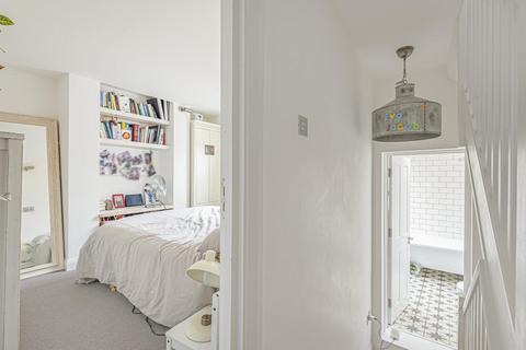 3 Middle Lane, Crouch End, London, N8 8PJ