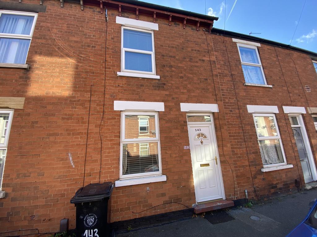 Alexandra Road, Grantham, NG31 3 bed terraced house £875 pcm (£202 pw)