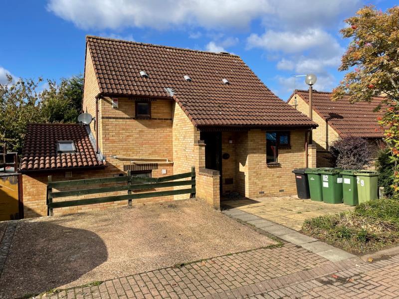 Gramwell, Shenley Church End 3 bed detached house £1,650 pcm (£381 pw)