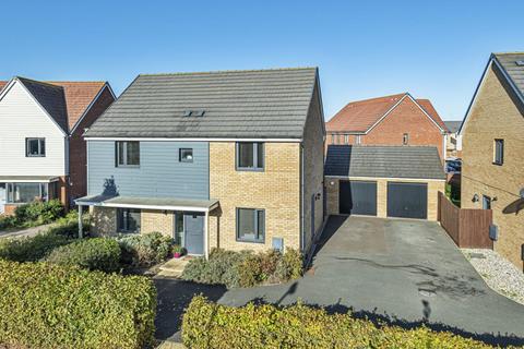 2 Ashpole Avenue, Wootton, Bedford, MK43 9ED