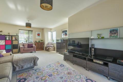 2 Ashpole Avenue, Wootton, Bedford, MK43 9ED