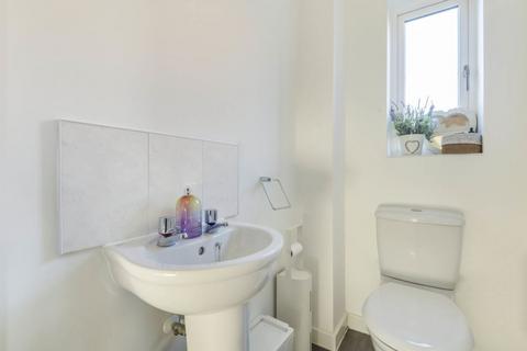 2 Ashpole Avenue, Wootton, Bedford, MK43 9ED