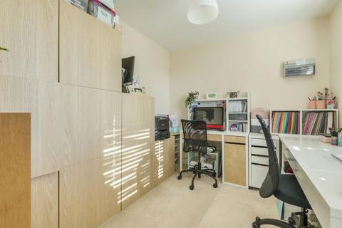 2 Ashpole Avenue, Wootton, Bedford, MK43 9ED