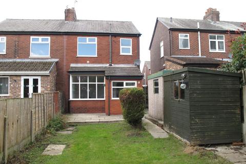 2 bedroom semi-detached house to rent, Goldenways, Wigan, WN1