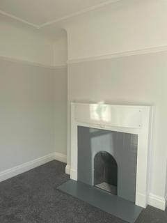 2 bedroom semi-detached house to rent, Goldenways, Wigan, WN1