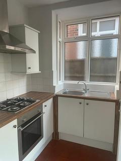 2 bedroom semi-detached house to rent, Goldenways, Wigan, WN1