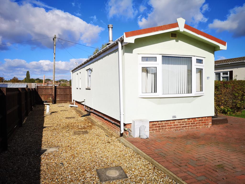 Farndon Road, Market Harborough LE16 1 bed chalet for sale £115,000