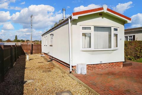 1 bedroom park home for sale, Farndon Road, Market Harborough LE16