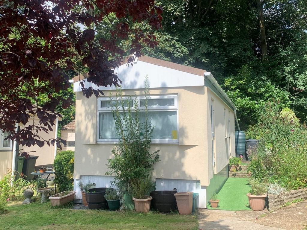 The Oaks, Greatham, Liss, Hampshire 1 bed park home for sale £60,000