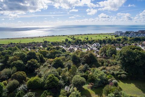 Edlunda Cliff Road, Hythe, CT21 5XQ